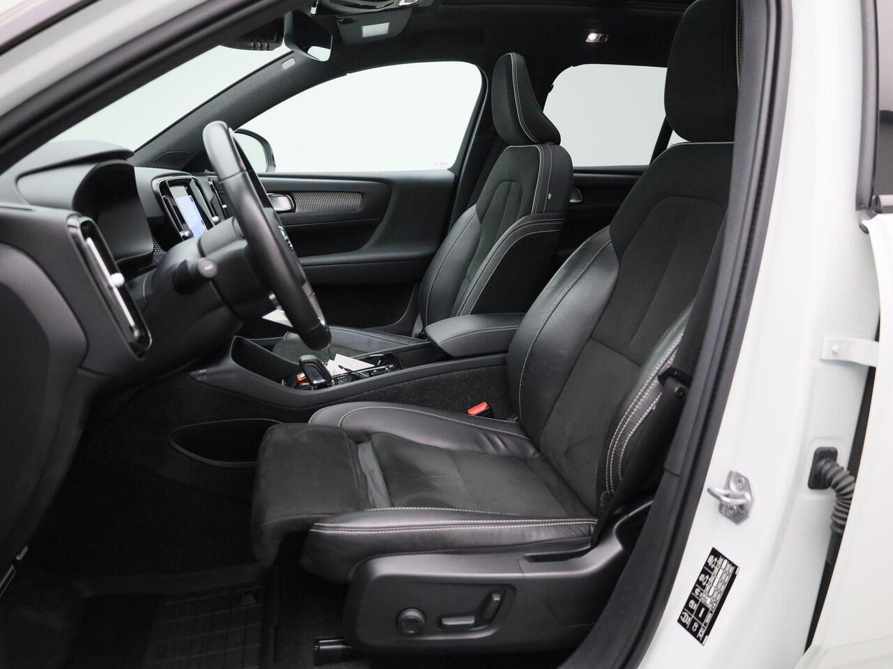 Volvo XC40 T5 Recharge R-Design | Panoramadak | Harman/Kardon | 360 camera | Memorystoelen | Alcantara |