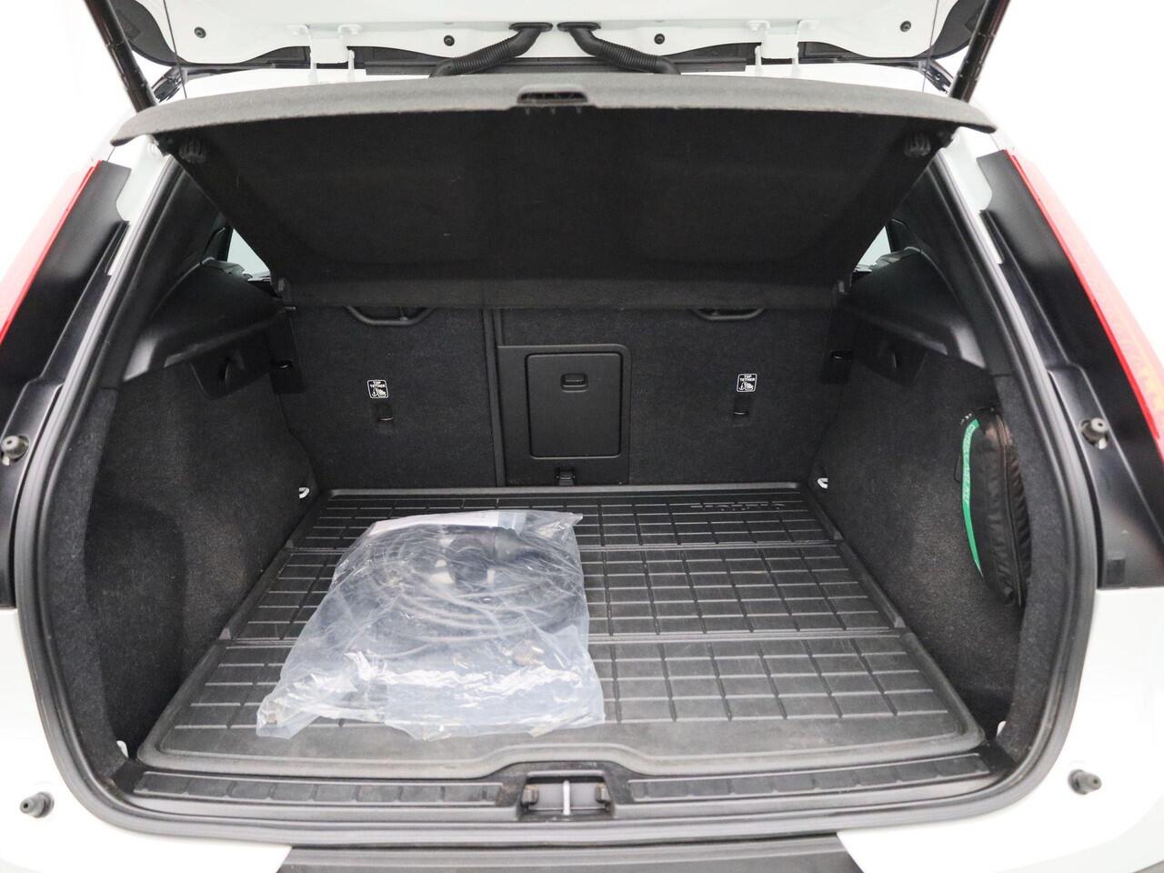 Volvo XC40 T5 Recharge R-Design | Panoramadak | Harman/Kardon | 360 camera | Memorystoelen | Alcantara |