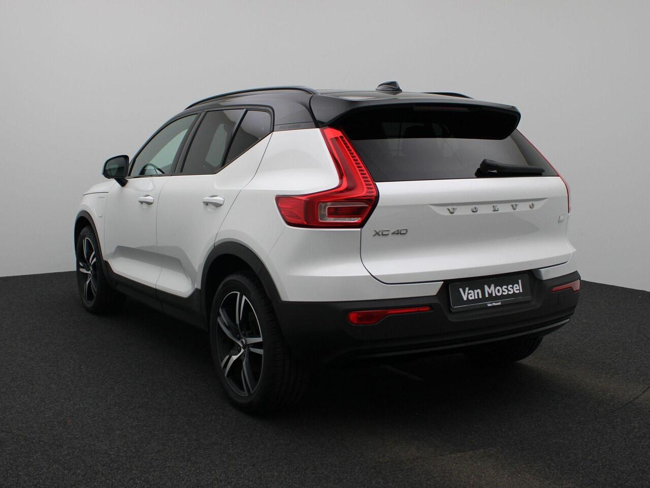 Volvo XC40 T5 Recharge R-Design | Panoramadak | Harman/Kardon | 360 camera | Memorystoelen | Alcantara |
