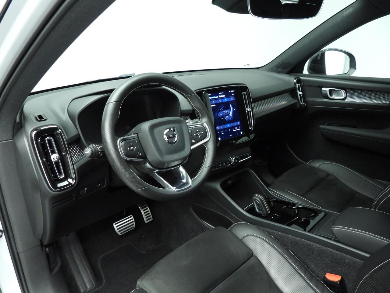 Volvo XC40 Recharge P8 AWD R-Design SoH 93,6% | Keyless | Navi | 19"