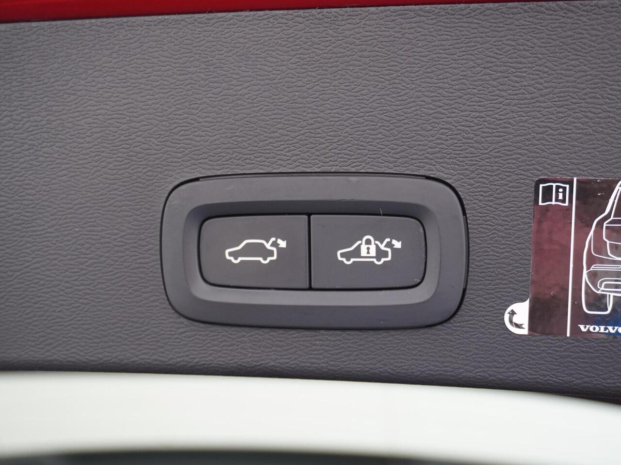 Volvo XC40 1.5 T4 Recharge R-Design AdaptiveCruise/360Camera/Trekhaak etc.