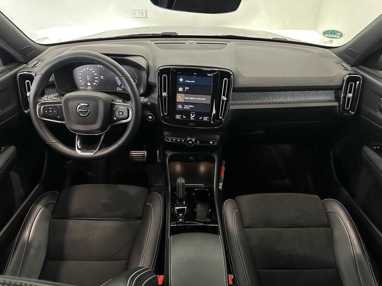 Volvo XC40 1.5 T4 Recharge R-Design | Navigatie | Climate Control | Cruise Control | Lichtmetalen velgen 18" | Apple Carplay/Android Auto | 1e eigenaar!