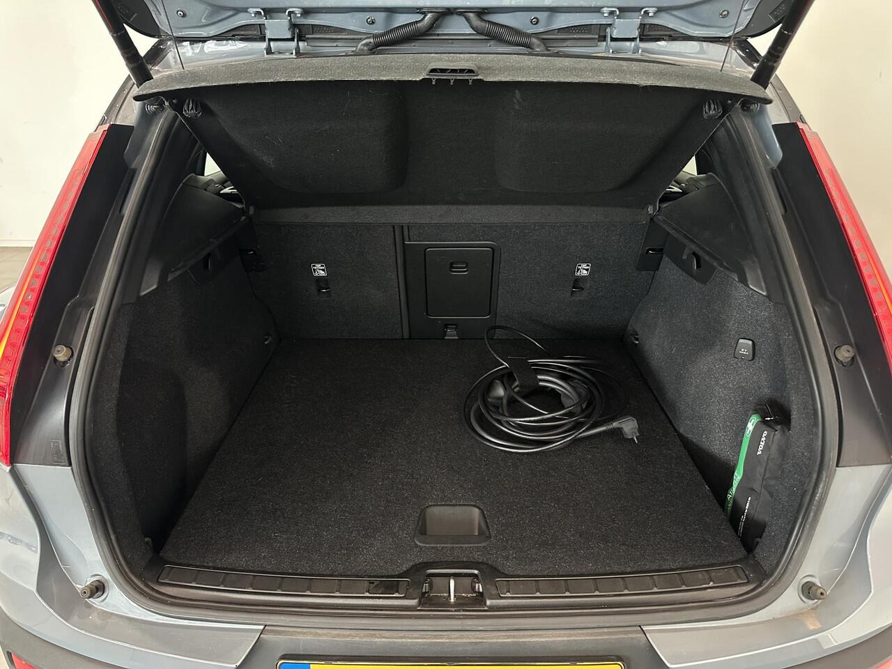 Volvo XC40 1.5 T4 Recharge R-Design | Navigatie | Climate Control | Cruise Control | Lichtmetalen velgen 18" | Apple Carplay/Android Auto | 1e eigenaar!