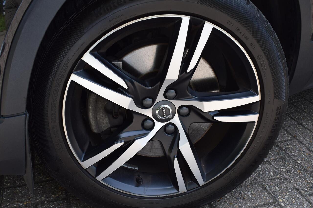 Volvo XC40 1.5 T4 Recharge R-Design | TREKHAAK | ACC | BLIS