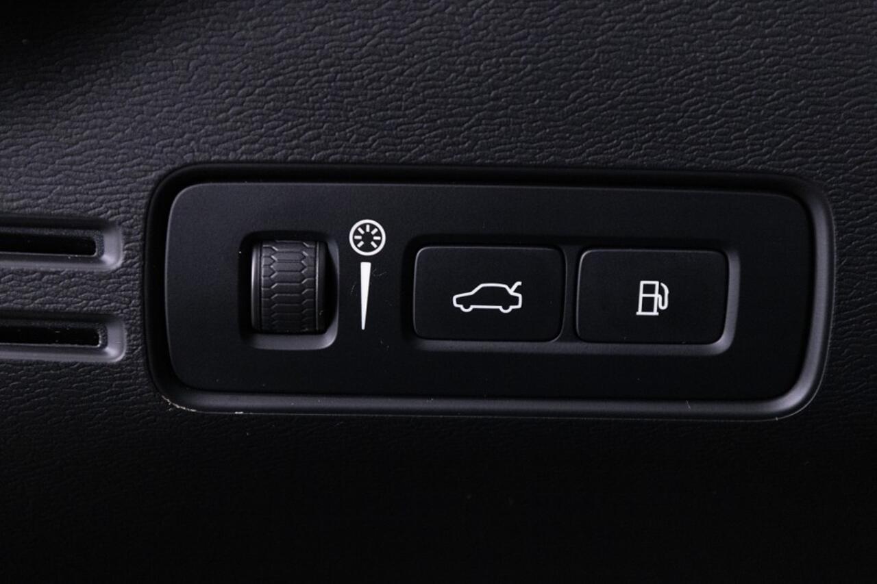 Volvo XC40 T5 Recharge R-Design | Full LED | KEYLESS | PHEV