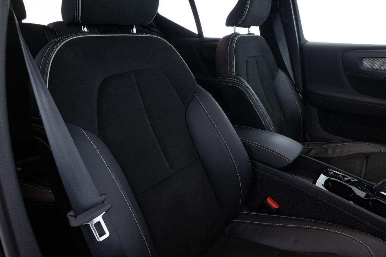 Volvo XC40 T5 Recharge R-Design | Full LED | KEYLESS | PHEV