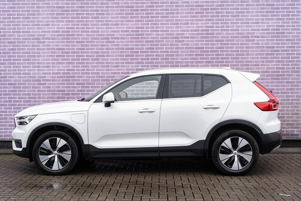 Volvo XC40 Recharge T5 Inscription Expression | Trekhaak | Adaptive cruise control | 360 camera | Harman Kardon audio | Stoel- en stuurwielverwarming | Elektrische stoelverstelling | Actieve LED koplampen |
