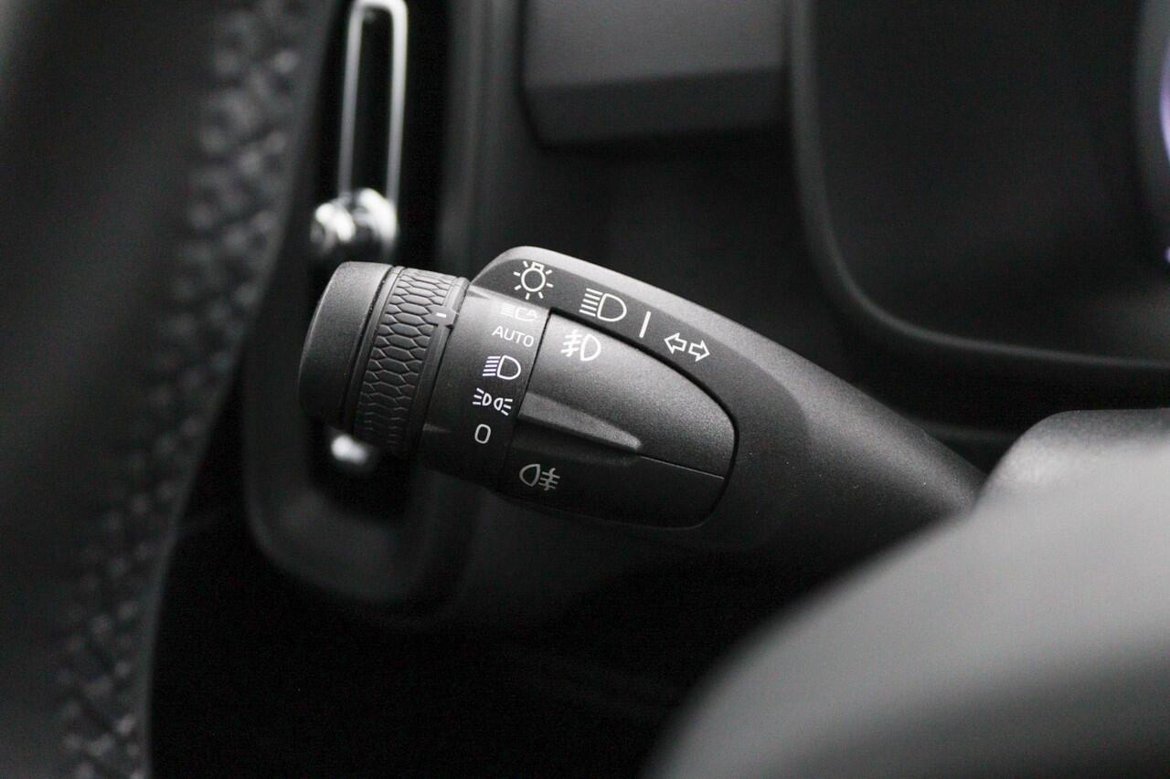 Volvo XC40 1.5 T2 Momentum Core | Navigatie | Parkeercamera