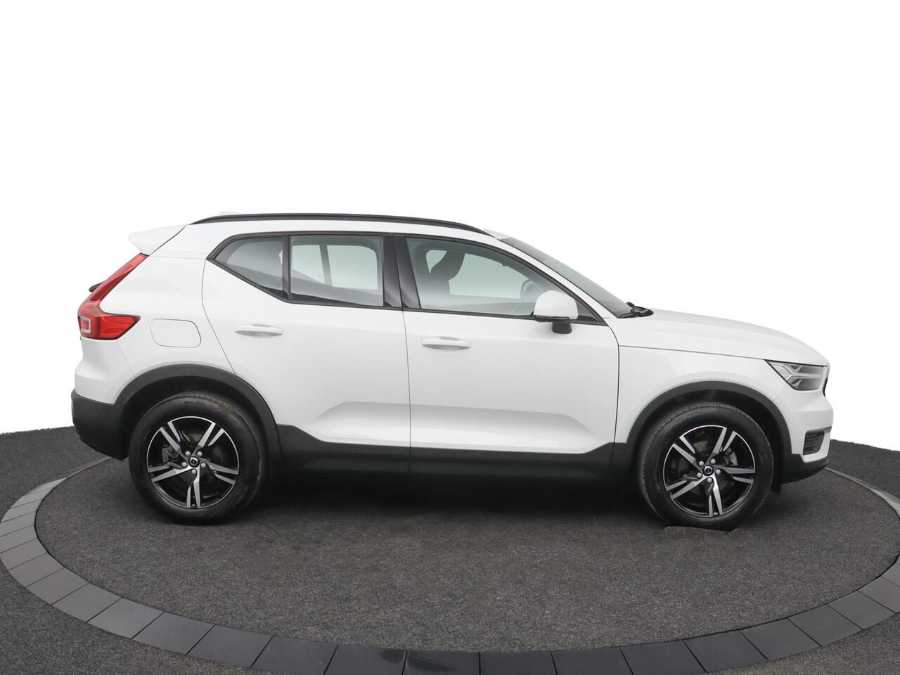 Volvo XC40 1.5 T2 Momentum Core | Navigatie | Parkeercamera