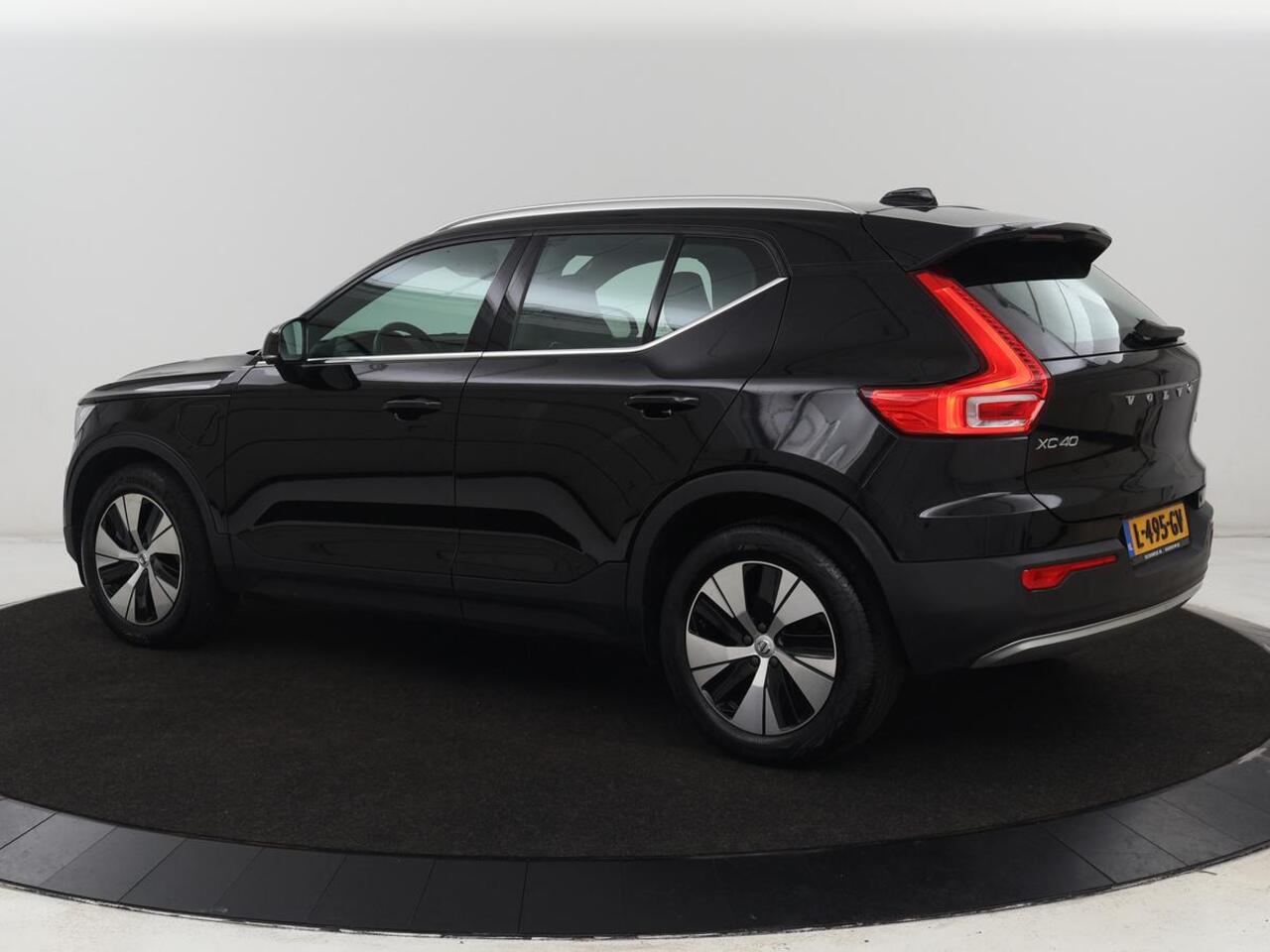 Volvo XC40 1.5 T4 Recharge Inscription Expression | Trekhaak | Carplay | Navigatie | Climate control | Parkeerhulp | Cruise control | Full LED | PHEV | Plug In