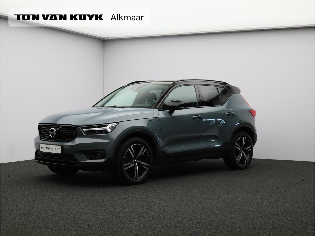 Volvo XC40 T5 Recharge R-Design / Trekhaak / Adapt. cruise / Elektr. bed. stoelen / Full led / Keyless / Stoel+stuurwielverwarming