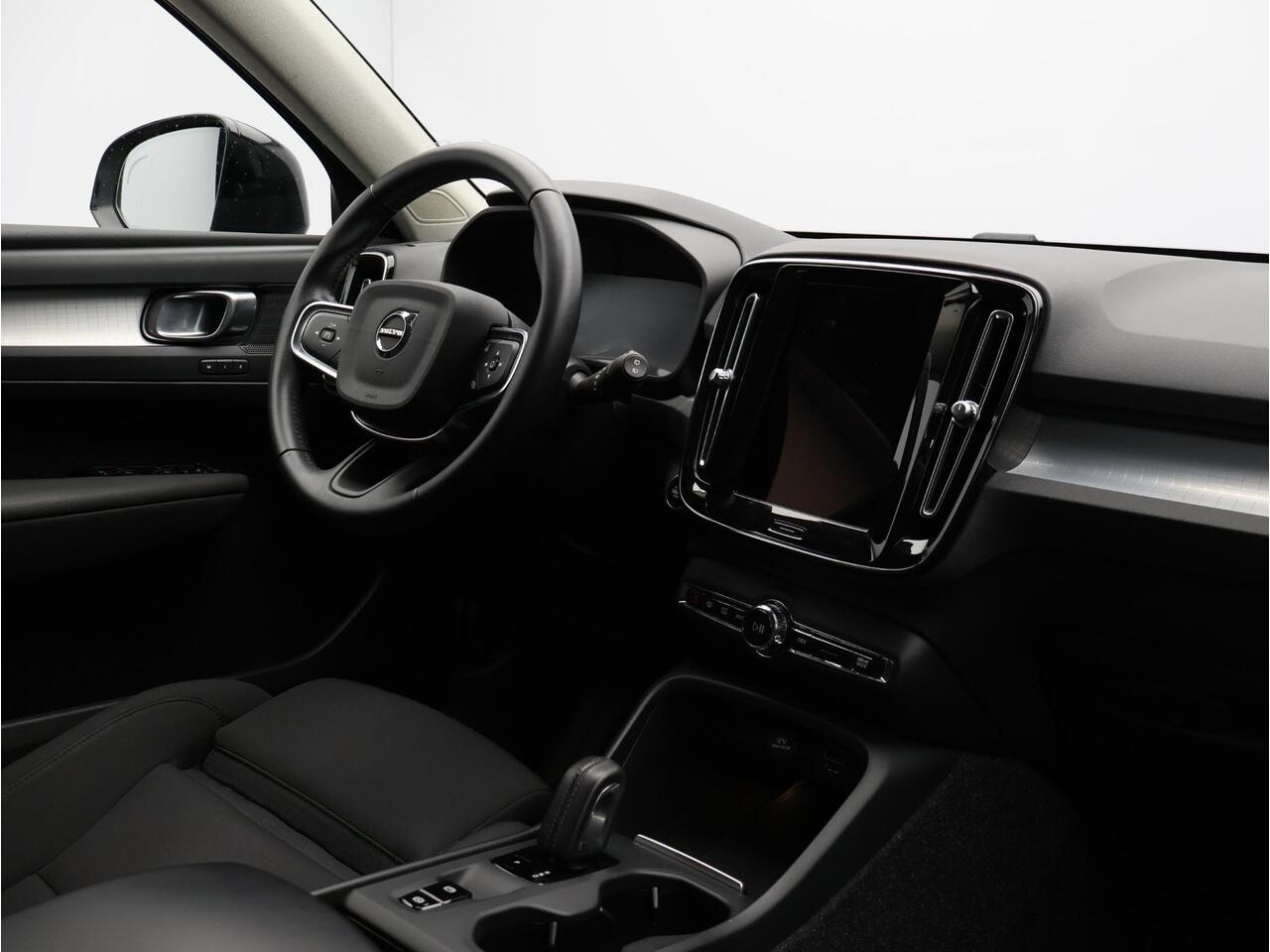 Volvo XC40 T5 Recharge R-Design / Trekhaak / Adapt. cruise / Elektr. bed. stoelen / Full led / Keyless / Stoel+stuurwielverwarming