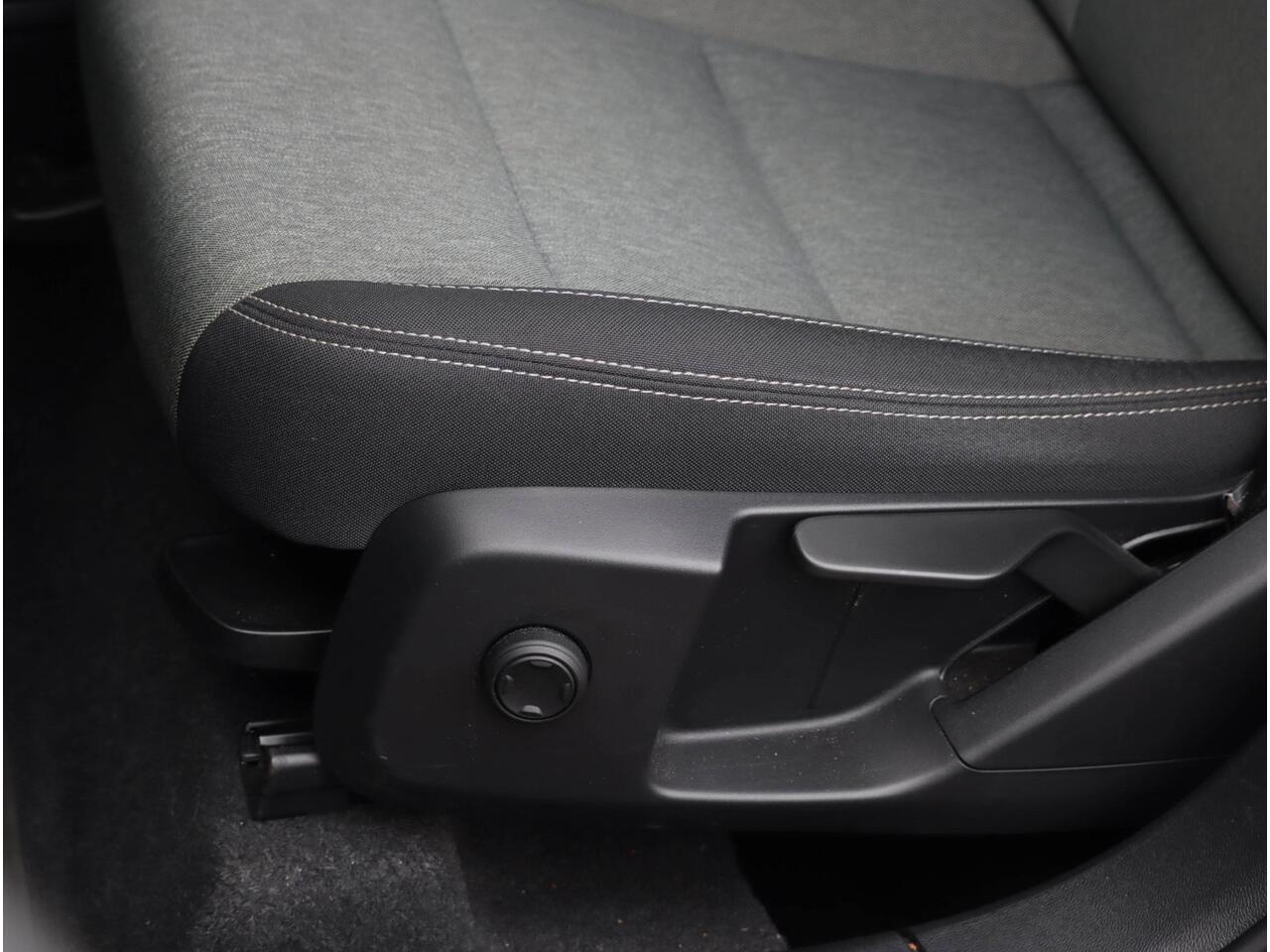 Volvo XC40 T4 Recharge Inscription Expression 211PK Stoel/stuurverwarming