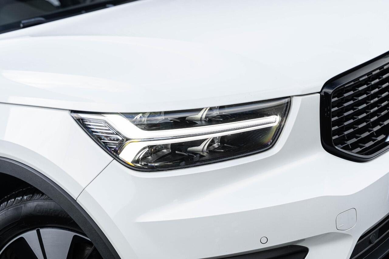 Volvo XC40 1.5 T4 Recharge R-Design Expression | Harman Kardon Audio | Stoel - / Stuurvewarming | Adaptive Cruise Control | Parkeerverwarming | Dodehoekdetectie | Parkeer Camera | Parkeer sensoren Voor + Achter | Volvo On Call |