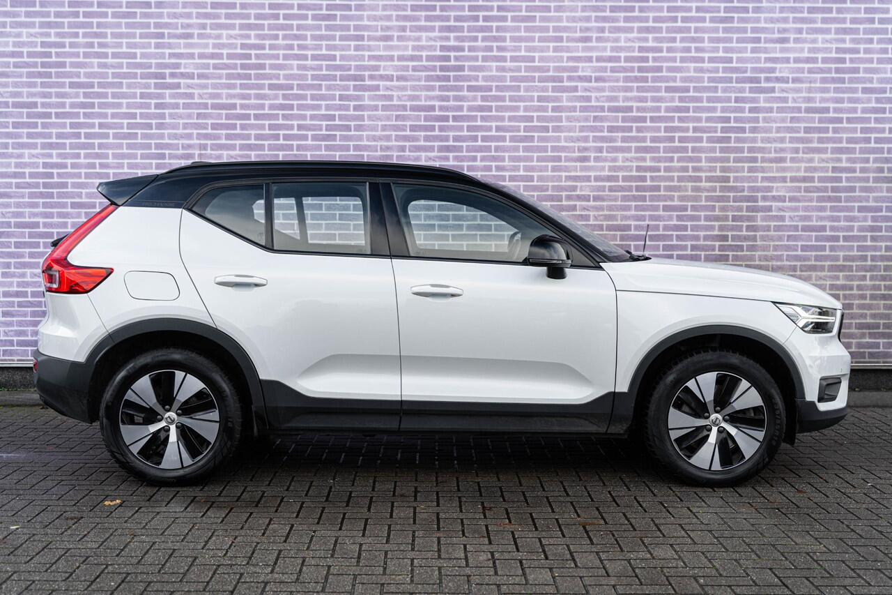 Volvo XC40 1.5 T4 Recharge R-Design Expression | Harman Kardon Audio | Stoel - / Stuurvewarming | Adaptive Cruise Control | Parkeerverwarming | Dodehoekdetectie | Parkeer Camera | Parkeer sensoren Voor + Achter | Volvo On Call |