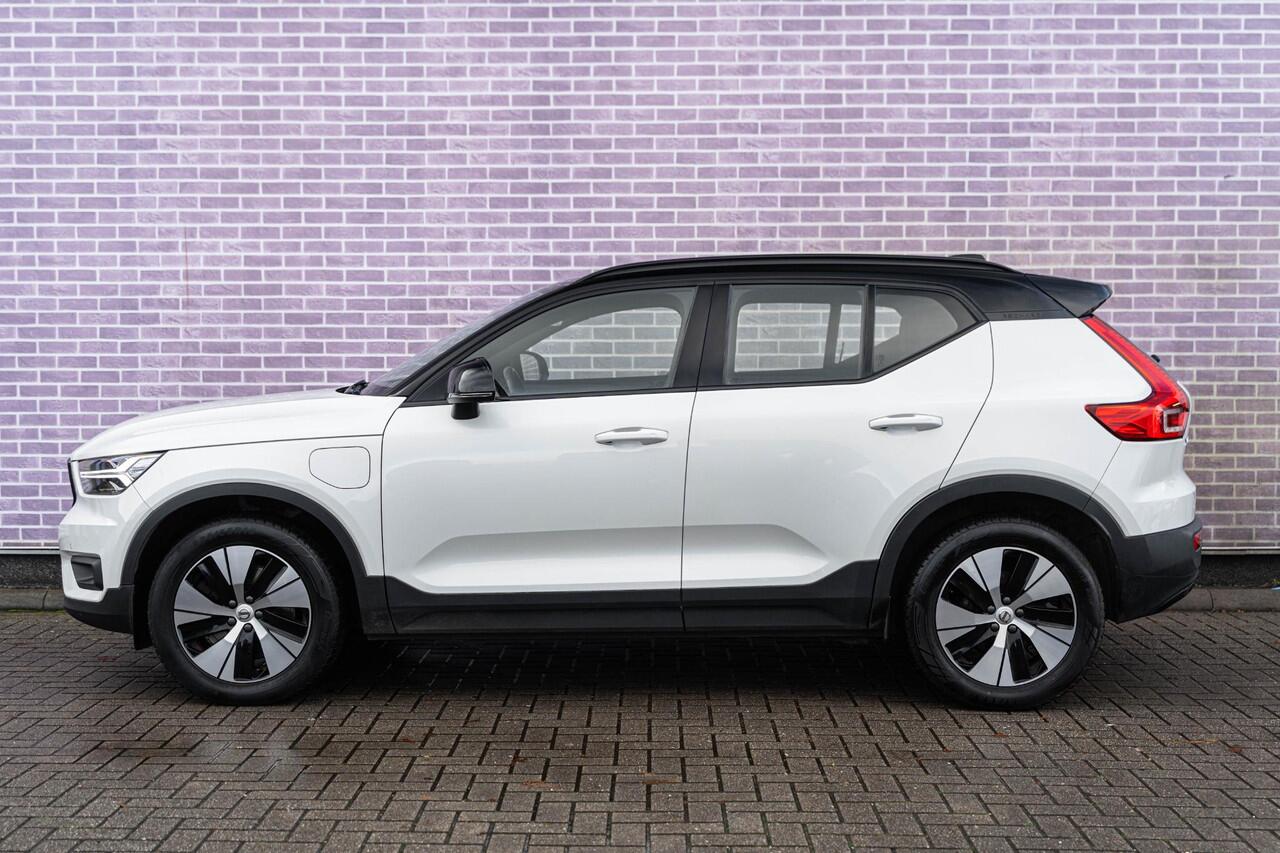 Volvo XC40 1.5 T4 Recharge R-Design Expression | Harman Kardon Audio | Stoel - / Stuurvewarming | Adaptive Cruise Control | Parkeerverwarming | Dodehoekdetectie | Parkeer Camera | Parkeer sensoren Voor + Achter | Volvo On Call |