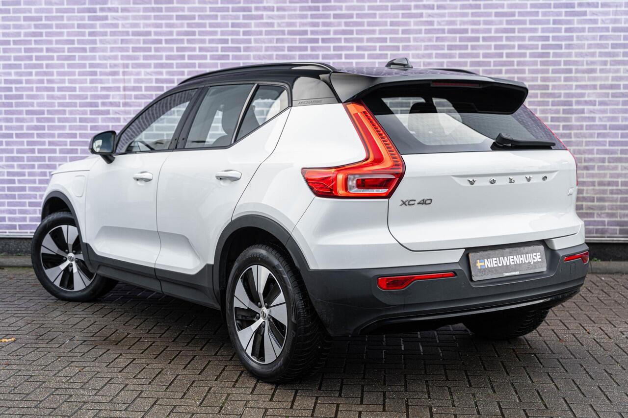 Volvo XC40 1.5 T4 Recharge R-Design Expression | Harman Kardon Audio | Stoel - / Stuurvewarming | Adaptive Cruise Control | Parkeerverwarming | Dodehoekdetectie | Parkeer Camera | Parkeer sensoren Voor + Achter | Volvo On Call |