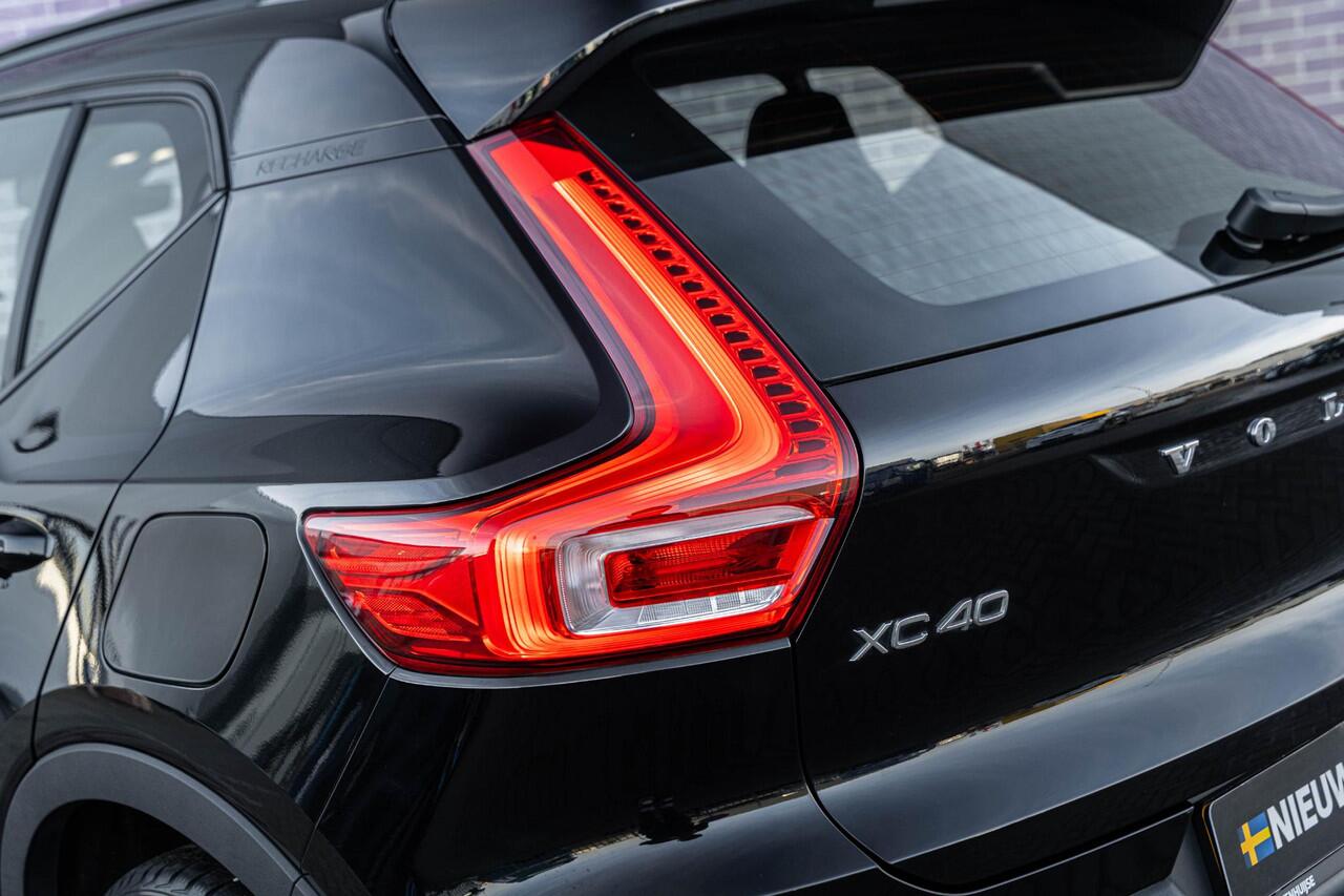 Volvo XC40 Recharge Twin Pro | Schuif-/kanteldak | Trekhaak | Stoel-/Stuurverwarming | Power Seats | Harman Kardon Audio | 360 camera | Keyless Entry | DAB |