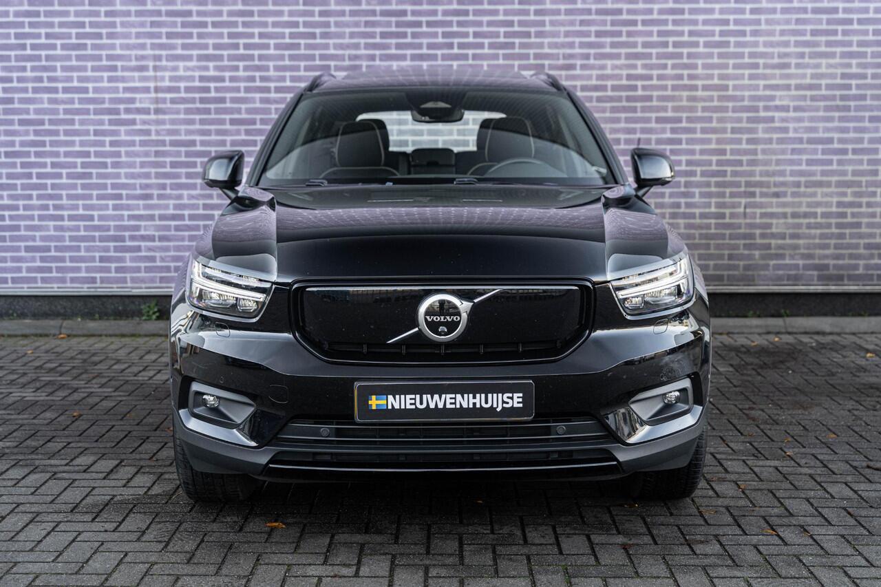 Volvo XC40 Recharge Twin Pro | Schuif-/kanteldak | Trekhaak | Stoel-/Stuurverwarming | Power Seats | Harman Kardon Audio | 360 camera | Keyless Entry | DAB |