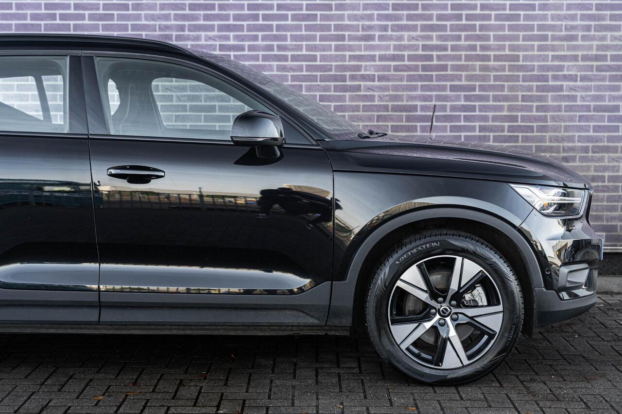 Volvo XC40 Recharge Twin Pro | Schuif-/kanteldak | Trekhaak | Stoel-/Stuurverwarming | Power Seats | Harman Kardon Audio | 360 camera | Keyless Entry | DAB |