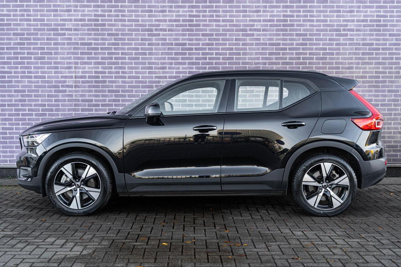 Volvo XC40 Recharge Twin Pro | Schuif-/kanteldak | Trekhaak | Stoel-/Stuurverwarming | Power Seats | Harman Kardon Audio | 360 camera | Keyless Entry | DAB |