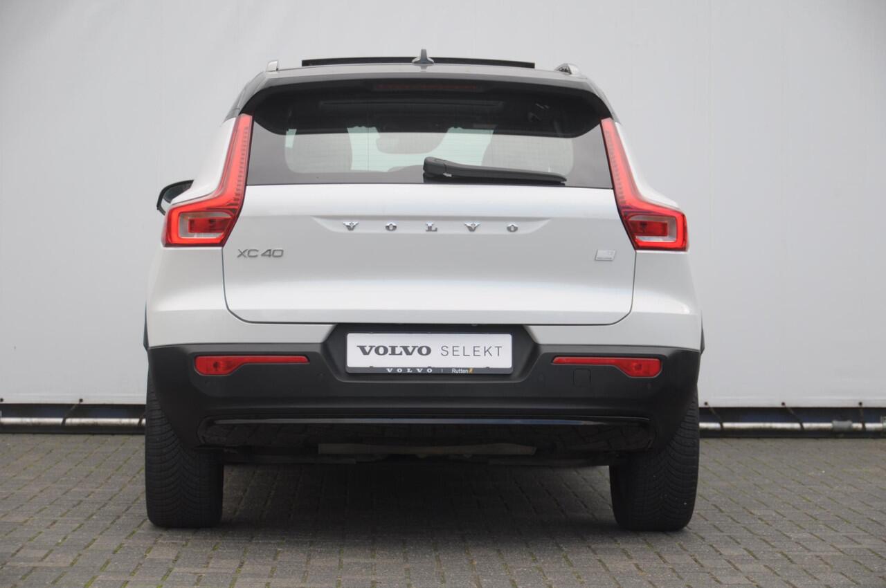 Volvo XC40 T5 262PK Automaat Recharge R-Design / BLIS / Stoel - en stuurwielverwarming / Leder met alcantara interieur / Parkeersensoren met 360 camera / Keyless entry / Elektrische stoelen met geheugen / Panoramadak / Harman kardon