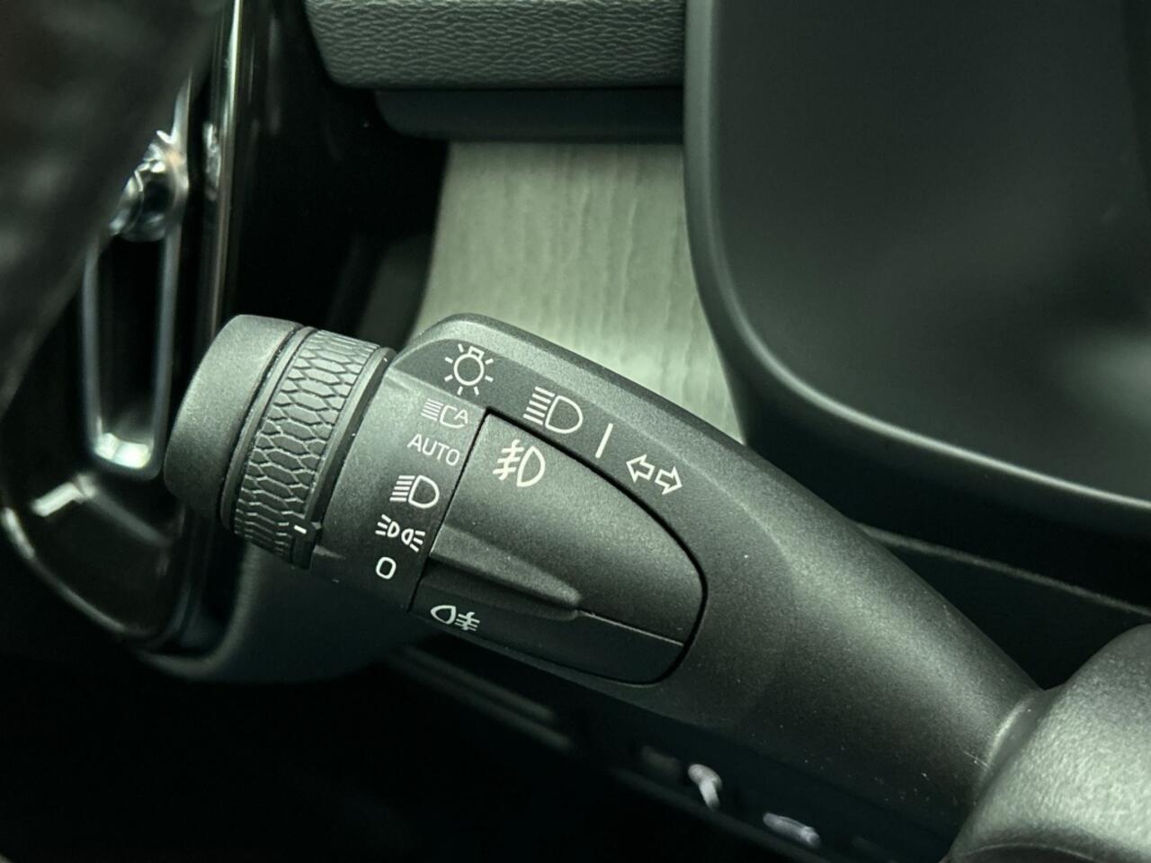 Volvo XC40 1.5 T4 Recharge Inscription | Leder | Blis | Navigatie | Sensore