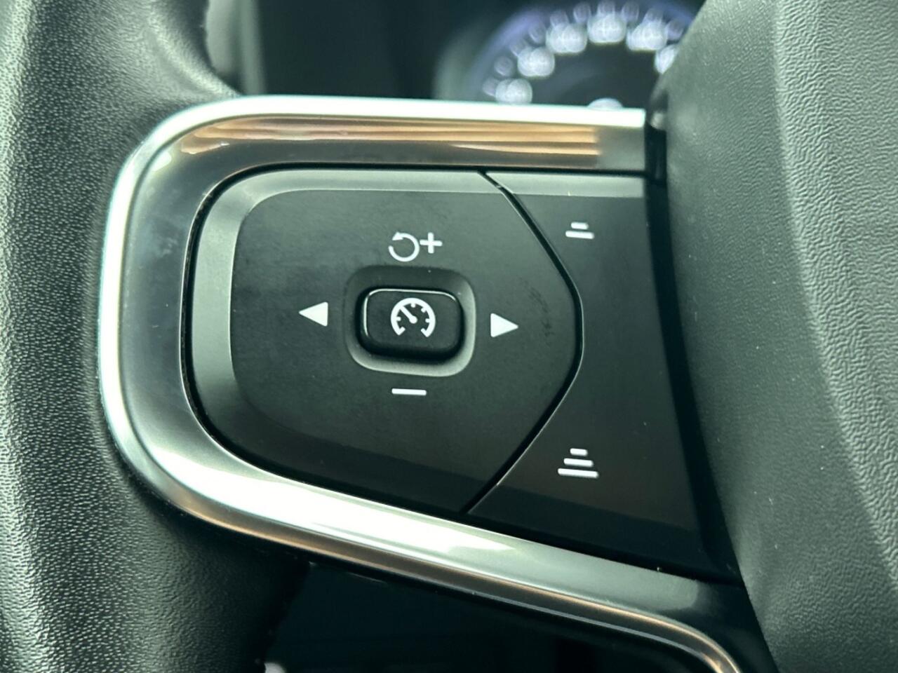 Volvo XC40 1.5 T4 Recharge Inscription | Leder | Blis | Navigatie | Sensore