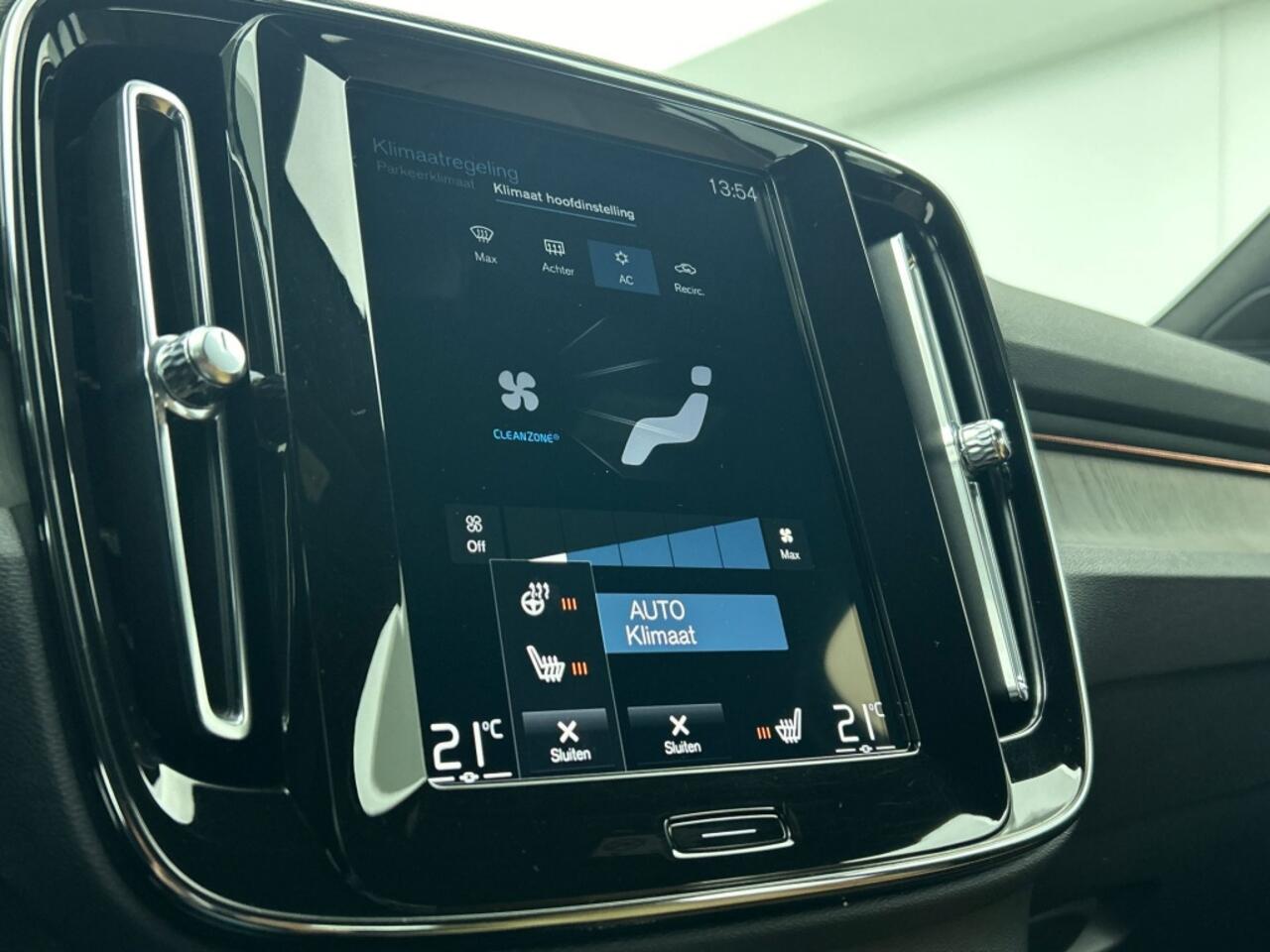 Volvo XC40 1.5 T4 Recharge Inscription | Leder | Blis | Navigatie | Sensore