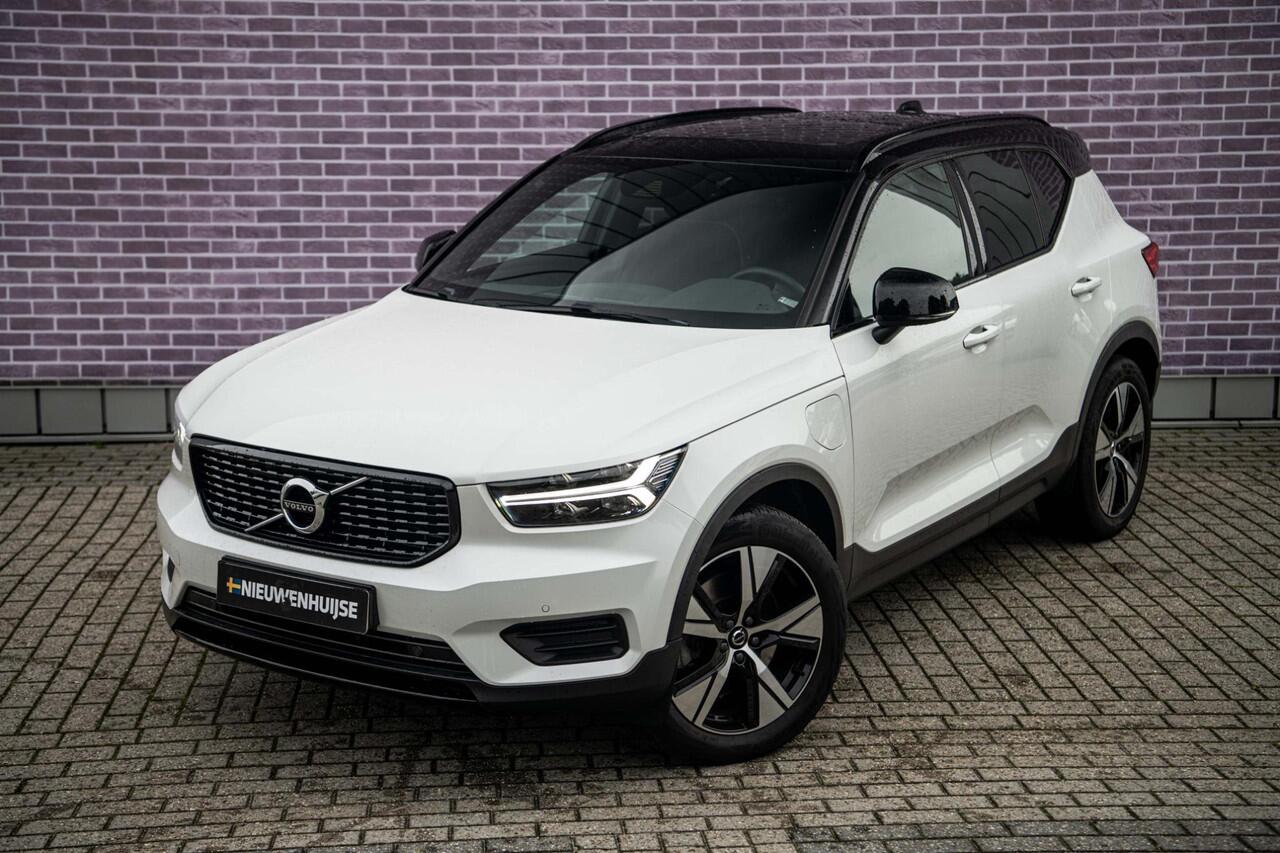 Volvo XC40 T5 Plug in-hybride R-Design | Trekhaak | Panoramadak | Parkeercamera | Stoel+stuurwiel Verwarming | Adapt Cruise | Getint glas