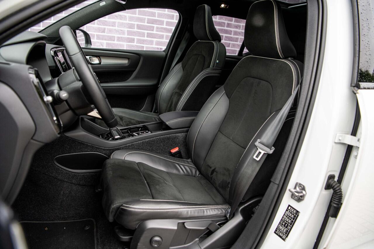 Volvo XC40 T5 Plug in-hybride R-Design | Trekhaak | Panoramadak | Parkeercamera | Stoel+stuurwiel Verwarming | Adapt Cruise | Getint glas