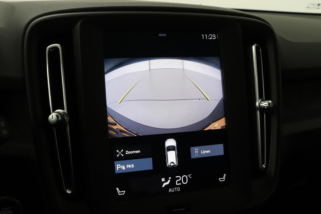 Volvo XC40 T2 Momentum | Stoel+Stuurverwarming | Camera | Apple Carplay | DAB | Elektrische Achterklep