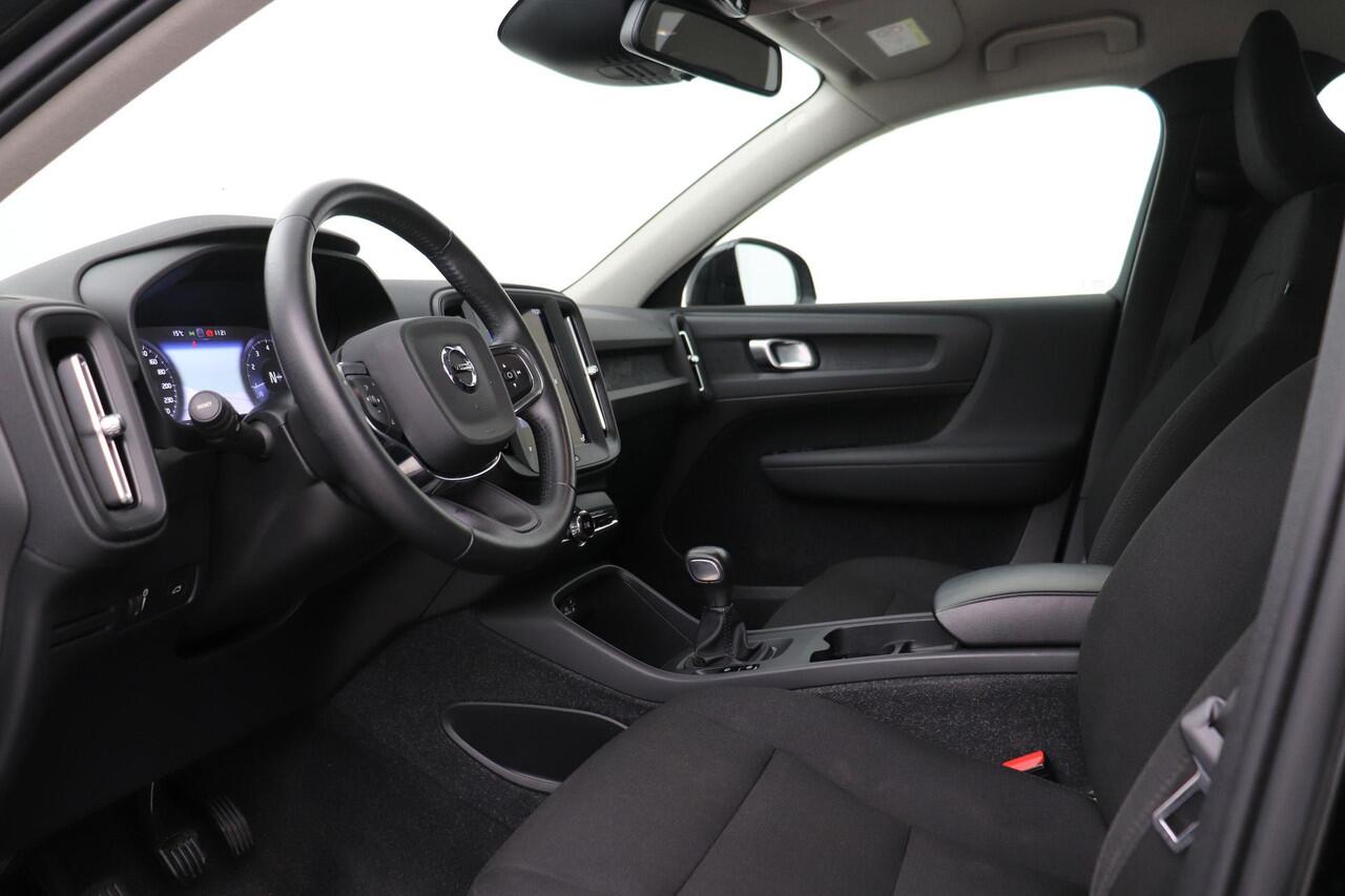 Volvo XC40 T2 Momentum | Stoel+Stuurverwarming | Camera | Apple Carplay | DAB | Elektrische Achterklep