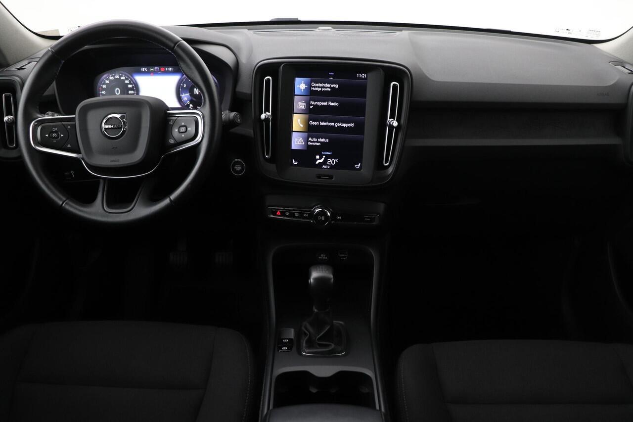Volvo XC40 T2 Momentum | Stoel+Stuurverwarming | Camera | Apple Carplay | DAB | Elektrische Achterklep