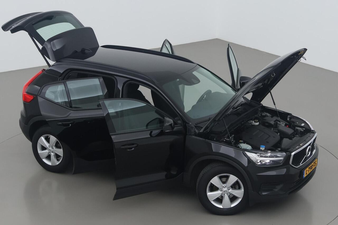 Volvo XC40 T2 Momentum | Stoel+Stuurverwarming | Camera | Apple Carplay | DAB | Elektrische Achterklep