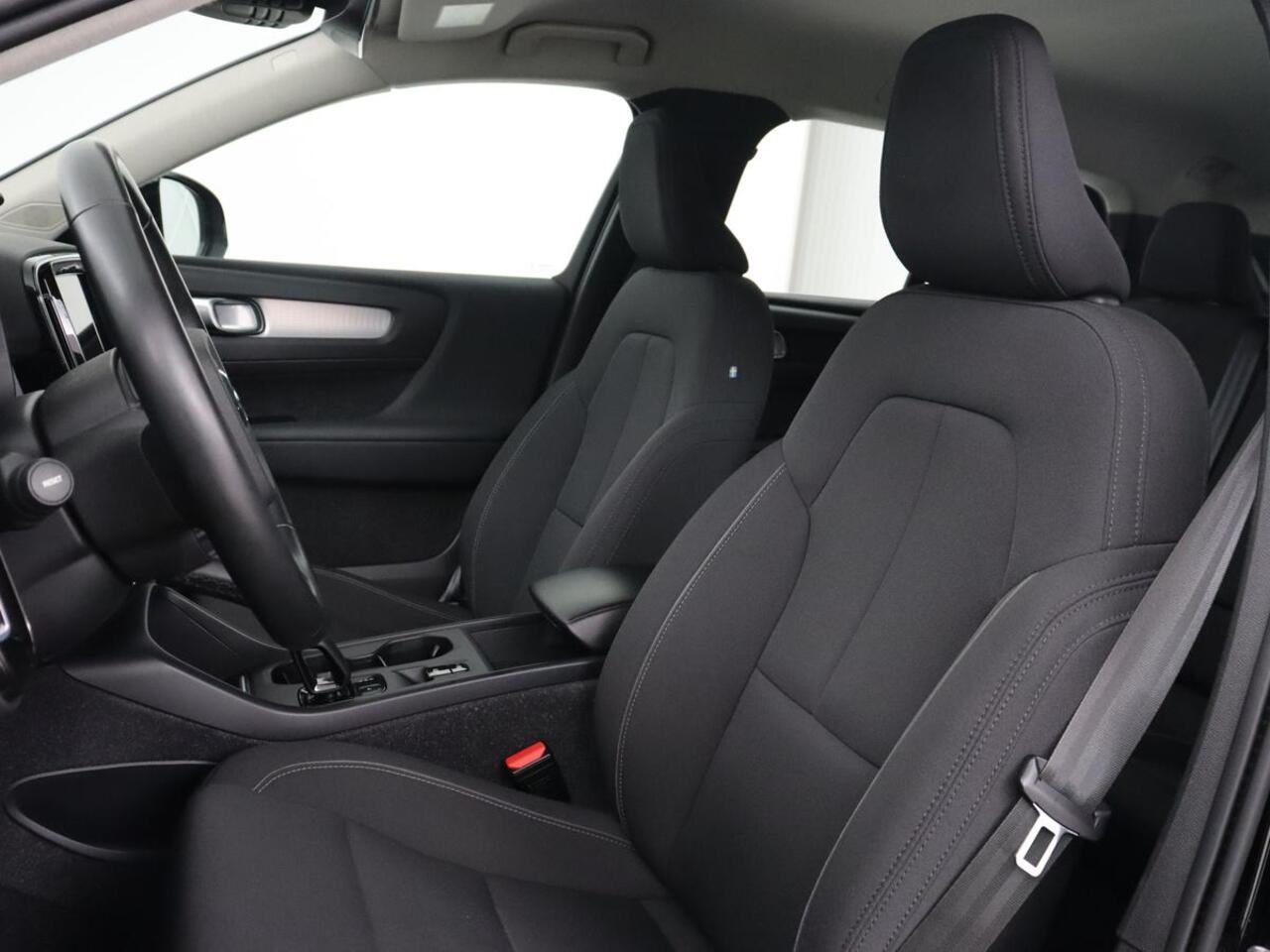 Volvo XC40 1.5 T4 Recharge Business | Adaptive cruise | Camera | Carplay | Navigatie | Full LED | 18'' | Parkeerhulp | Digital Cockpit | PHEV | Plug In