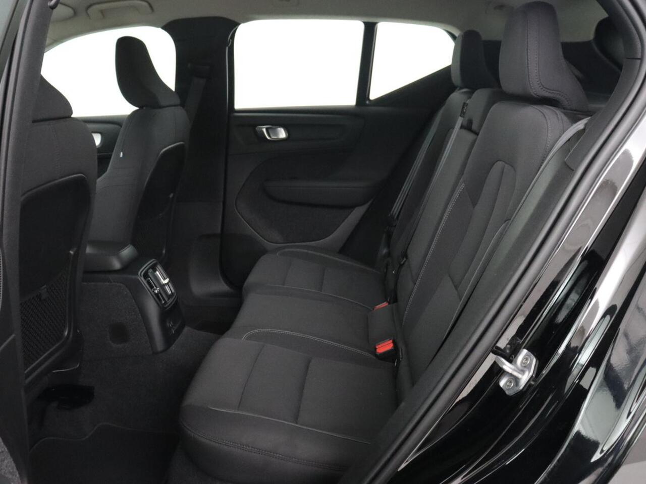 Volvo XC40 1.5 T4 Recharge Business | Adaptive cruise | Camera | Carplay | Navigatie | Full LED | 18'' | Parkeerhulp | Digital Cockpit | PHEV | Plug In