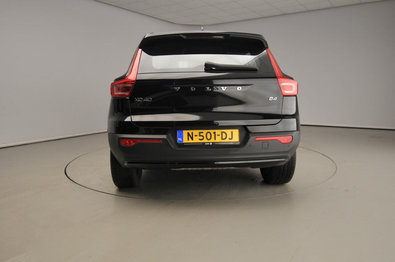 Volvo XC40 2.0 B4 Inscription | Navi | CarPlay | 18" | Camera | LED