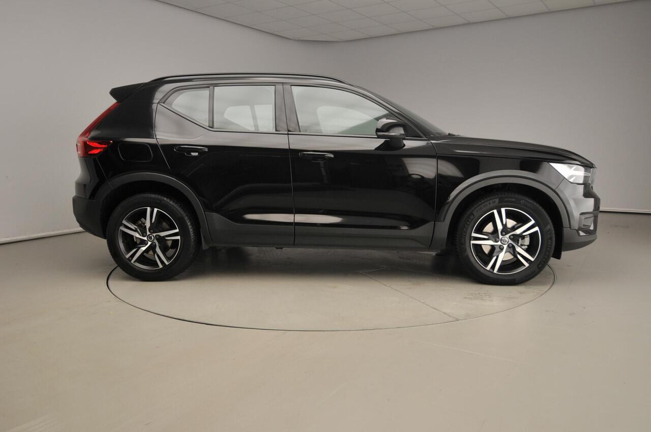 Volvo XC40 2.0 B4 Inscription | Navi | CarPlay | 18" | Camera | LED