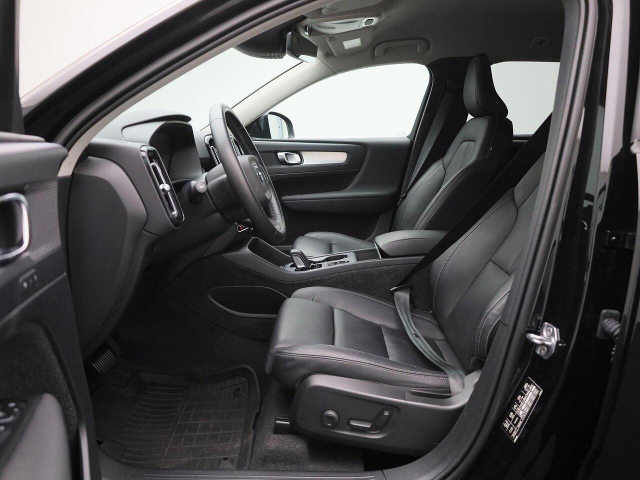 Volvo XC40 T4 Recharge Inscription Expression | Automatische Achterklep | Elektrisch Verstelbare Stoelen | Memoryseats |