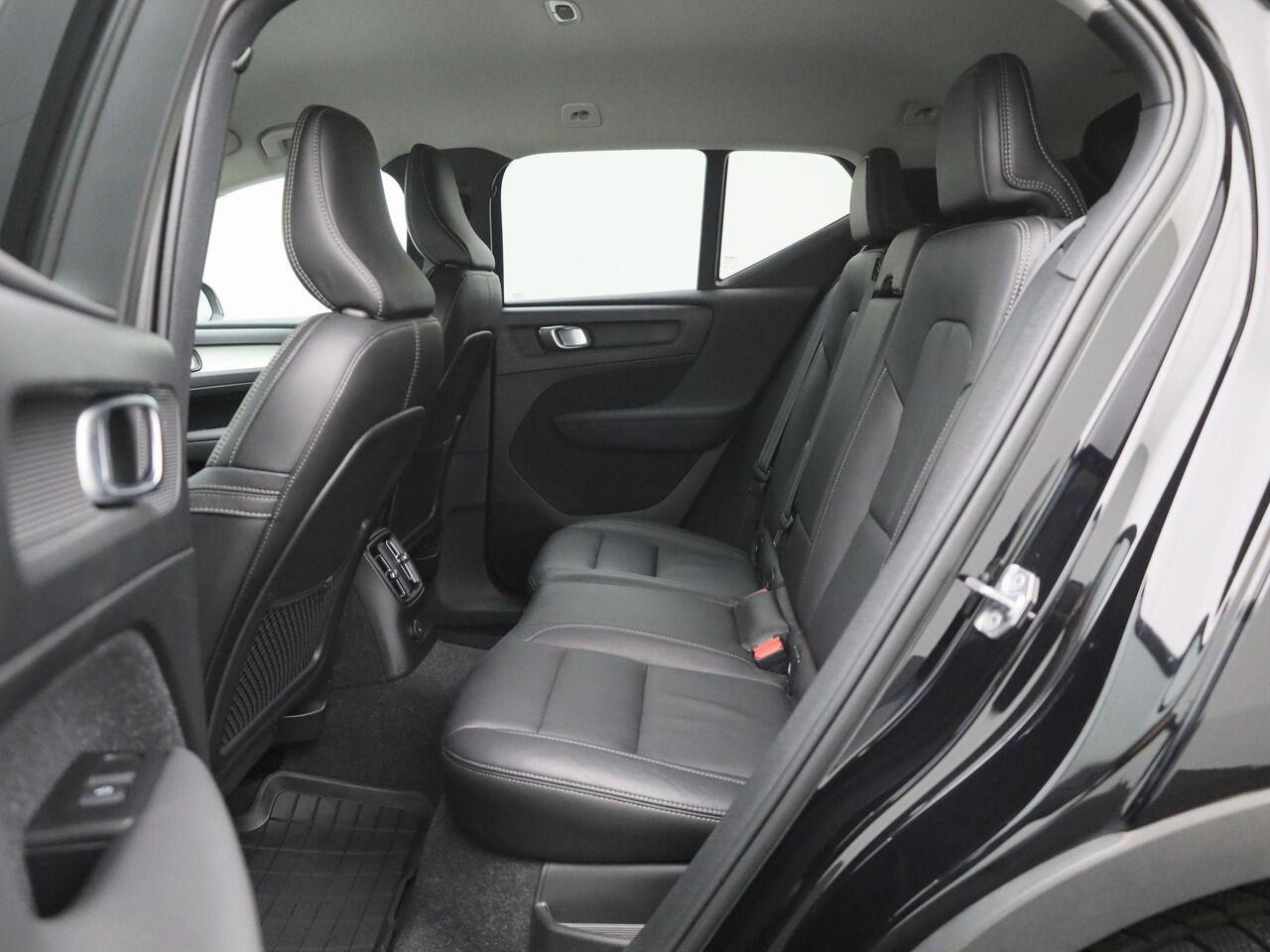 Volvo XC40 T4 Recharge Inscription Expression | Automatische Achterklep | Elektrisch Verstelbare Stoelen | Memoryseats |