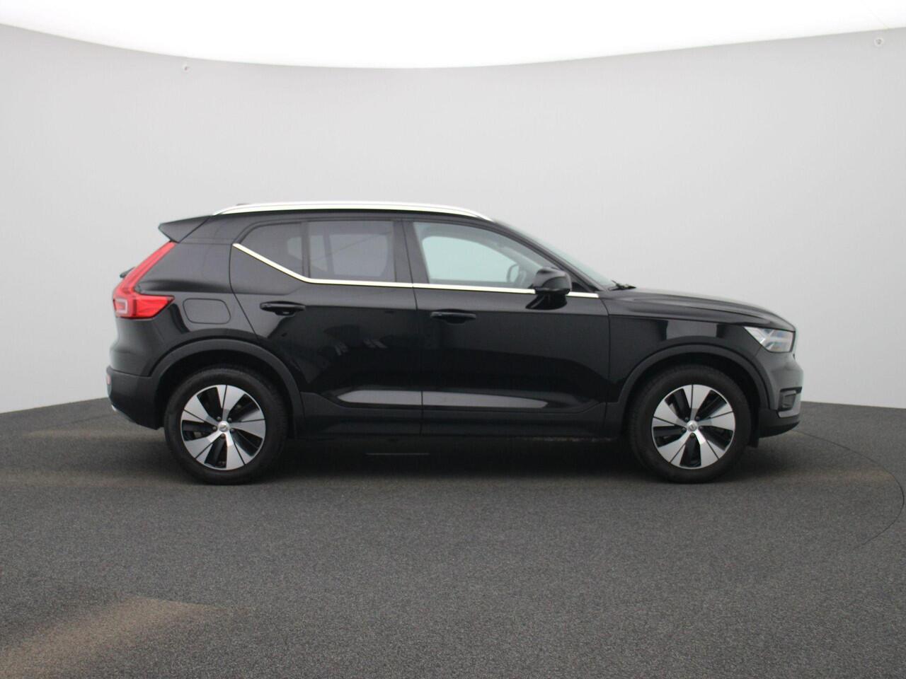 Volvo XC40 T4 Recharge Inscription Expression | Automatische Achterklep | Elektrisch Verstelbare Stoelen | Memoryseats |