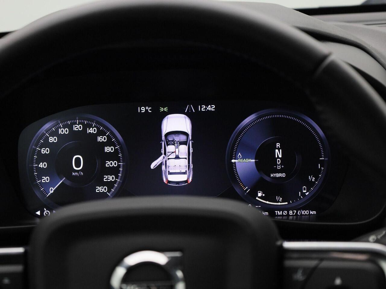 Volvo XC40 T4 Recharge Inscription Expression | Automatische Achterklep | Elektrisch Verstelbare Stoelen | Memoryseats |