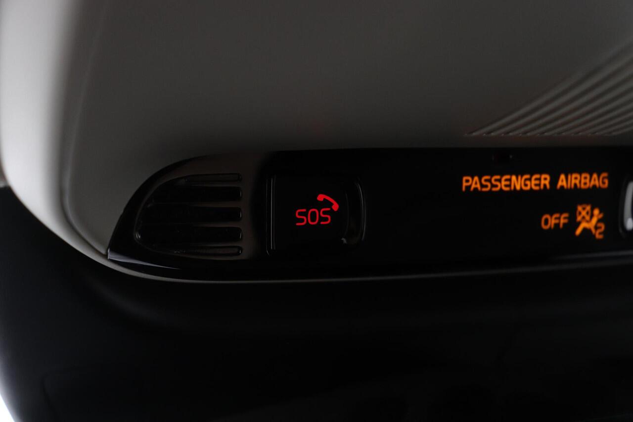 Volvo XC40 T4 Recharge R-Design Expr. | Leder | Trekhaak | BLIS | harman/kardon | Stoel+Stuurverwarming | Keyless