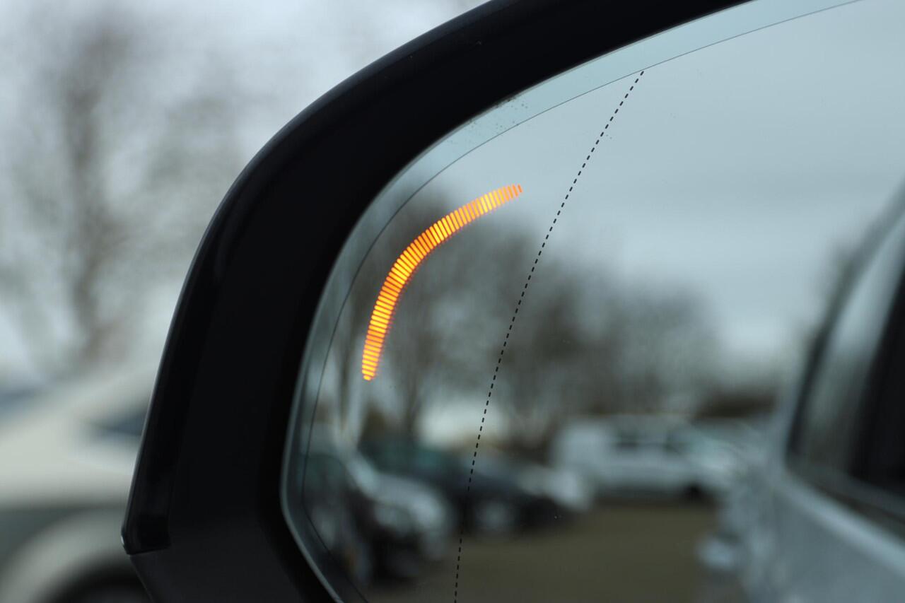 Volvo XC40 RECHARGE P8 AWD R-DESIGN SOH 91% | CARPLAY | TREKHAAK | WARMTEPOMP | CAMERA | LED | BLIS | KEY-LESS