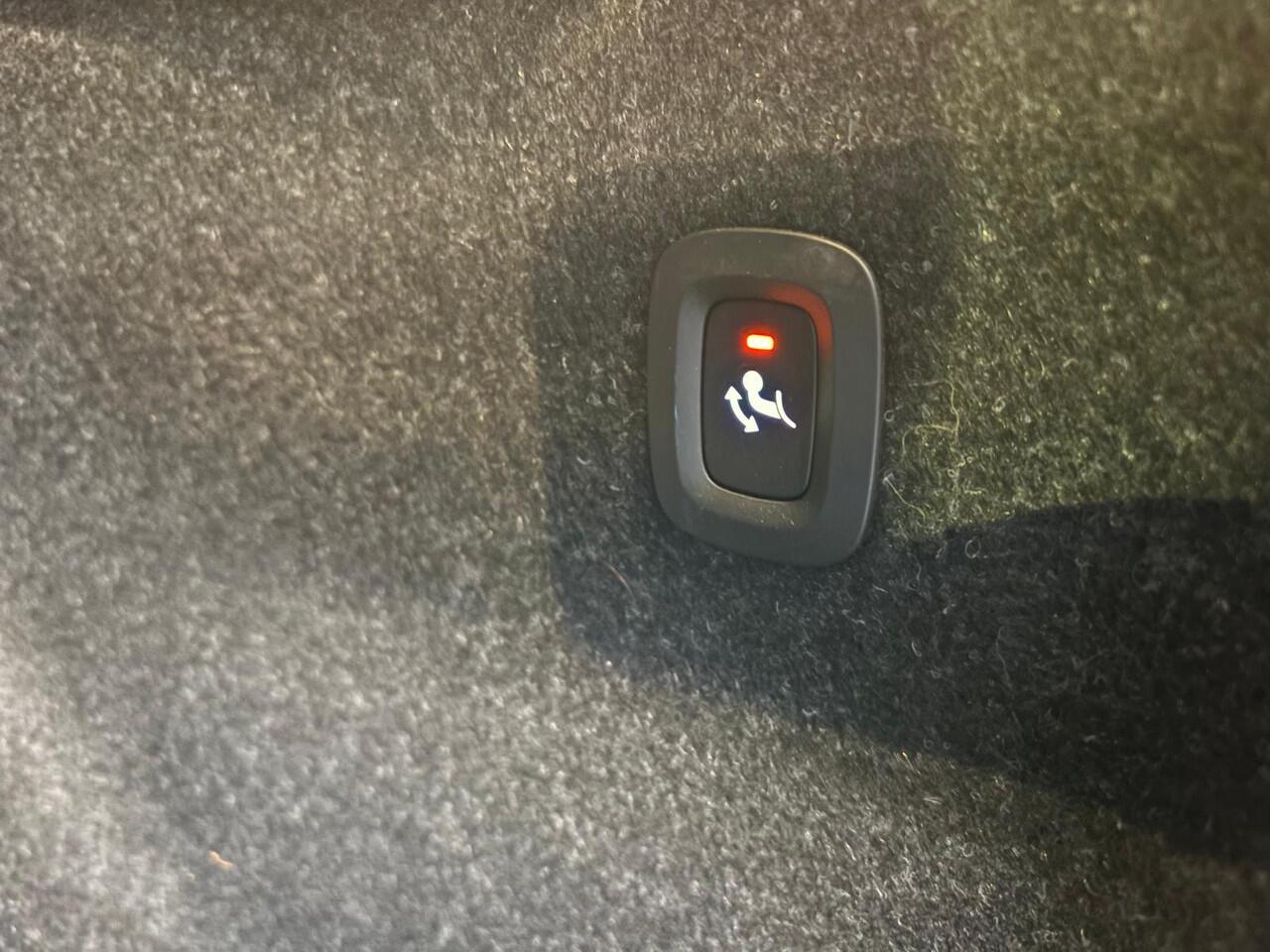 Volvo XC40 T5 Recharge R-Design | Panoramadak | Trekhaak | Stoel/Stuur Verwarming |