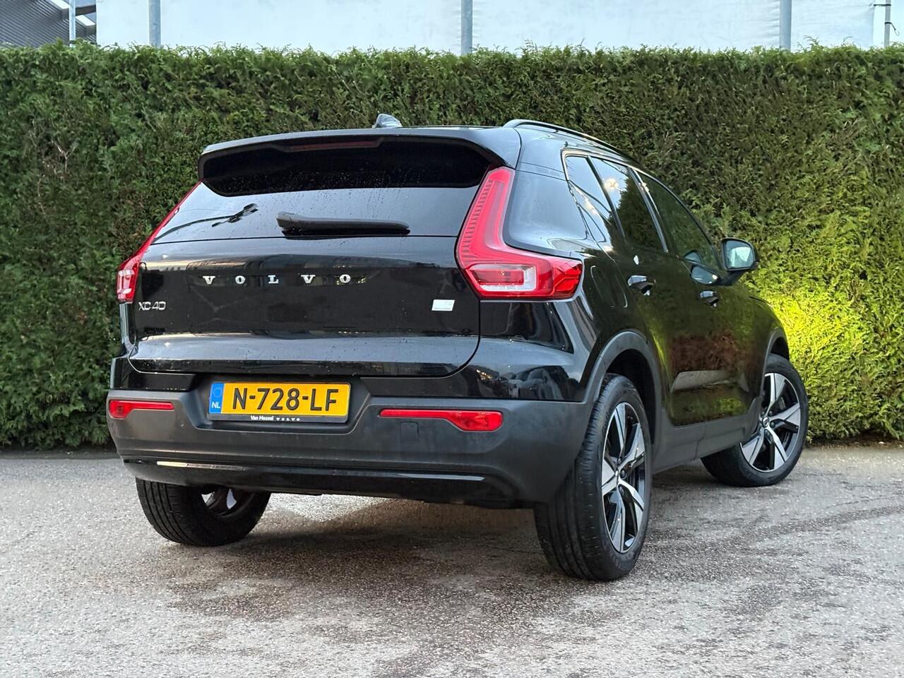Volvo XC40 T5 Recharge R-Design | Panoramadak | Trekhaak | Stoel/Stuur Verwarming |