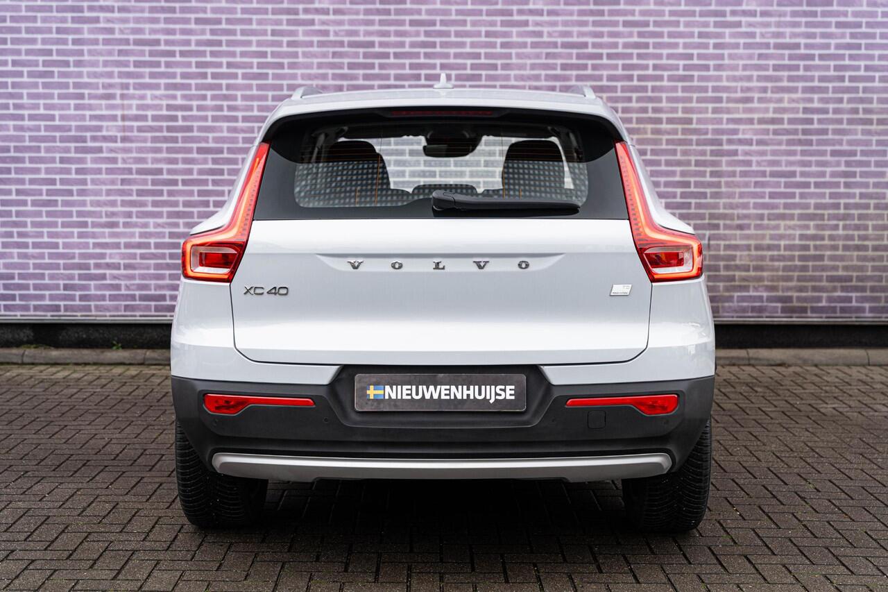 Volvo XC40 T5 Plug-in Hybrid Inscription Expression | Navigatie | Cruise Control | DAB+ radio | 2-zone climate control | Apple Carplay / Android Auto | Volvo On Call | Keyless |