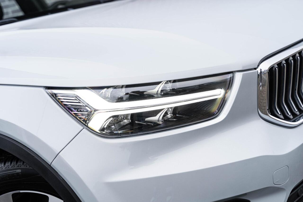 Volvo XC40 T5 Plug-in Hybrid Inscription Expression | Navigatie | Cruise Control | DAB+ radio | 2-zone climate control | Apple Carplay / Android Auto | Volvo On Call | Keyless |