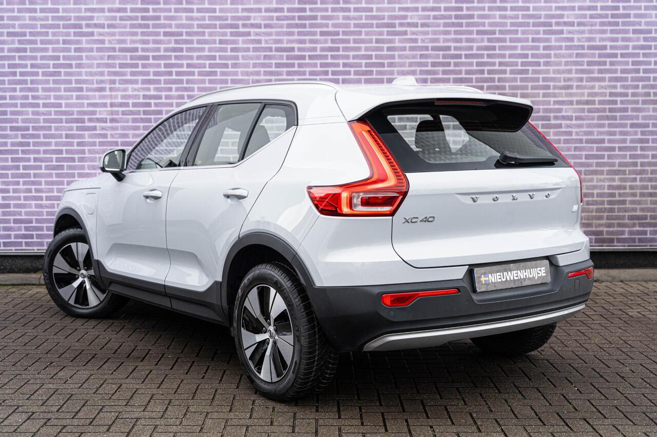 Volvo XC40 Plug-in Hybrid T5 Inscription Expression | Camera | Adaptive Cruise Control | DAB | Climate control | Parkeersensoren Voor + Achter | Carplay | Volvo On Call |